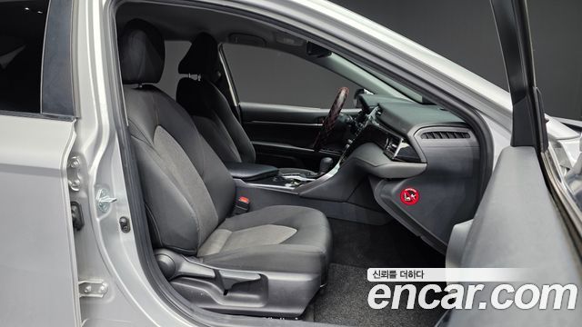 Toyota Camry 2019 — photo 11