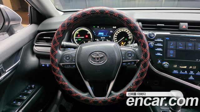 Toyota Camry 2019 — photo 13