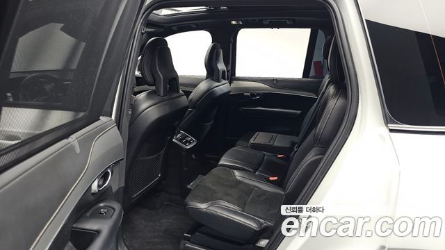 Volvo XC90 2021 — photo 17
