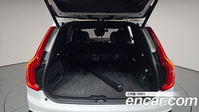 Volvo XC90 2021 — photo 26