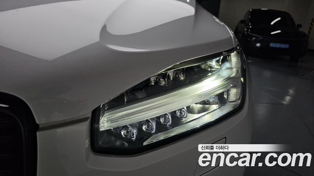 Volvo XC90 2021 — photo 8