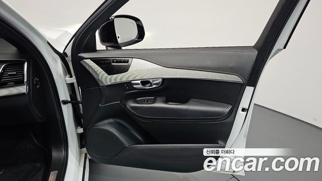 Volvo XC90 2021 — photo 14