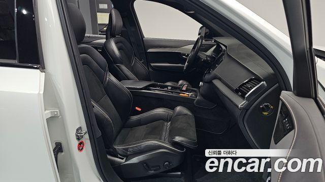 Volvo XC90 2021 — photo 16