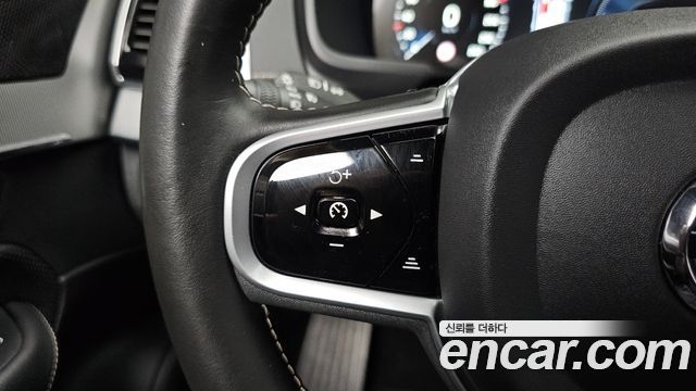 Volvo XC90 2021 — photo 36