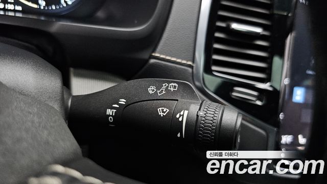 Volvo XC90 2021 — photo 40