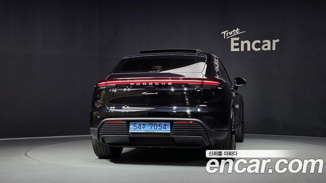 Porsche Macan 2025 — photo 4