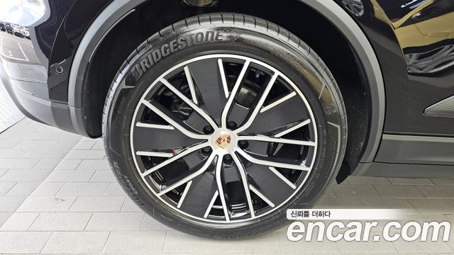 Porsche Macan 2025 — photo 5