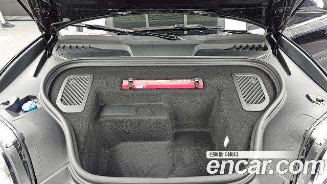 Porsche Macan 2025 — photo 6