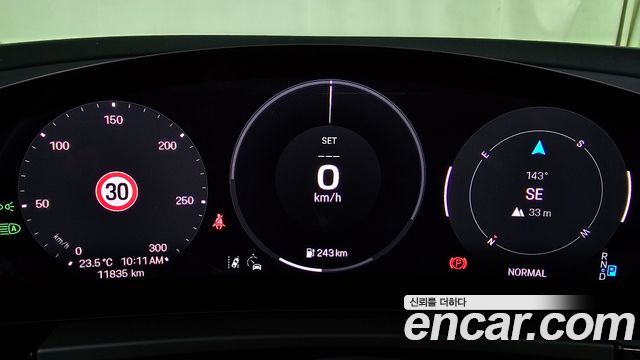 Porsche Macan 2025 — photo 9