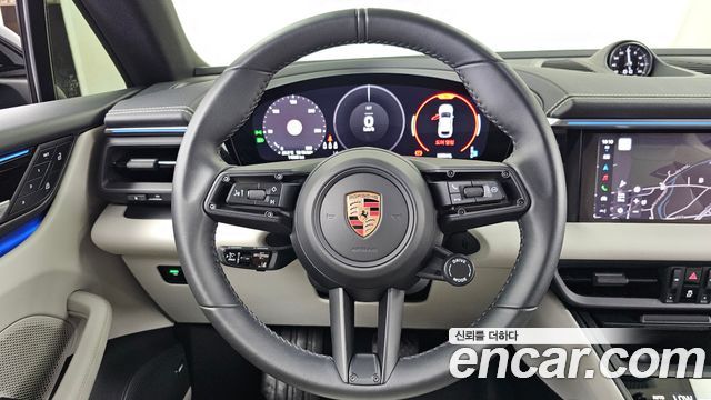 Porsche Macan 2025 — photo 14
