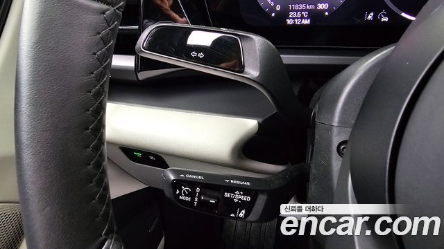 Porsche Macan 2025 — photo 15