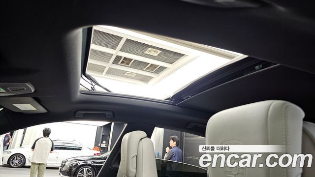 Porsche Macan 2025 — photo 20