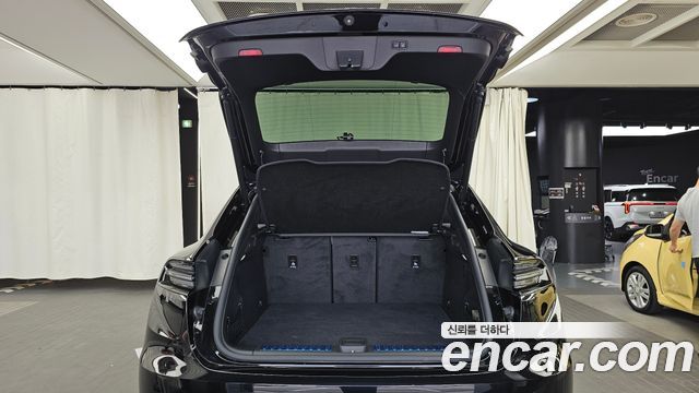 Porsche Macan 2025 — photo 21