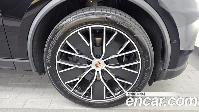 Porsche Macan 2025 — photo 7