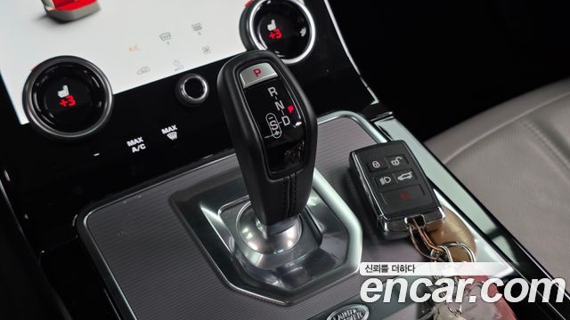 Land Rover Range Rover Evoque 2021 — photo 12