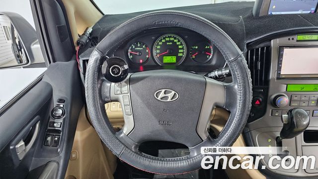 Hyundai Starex 2011 — photo 13