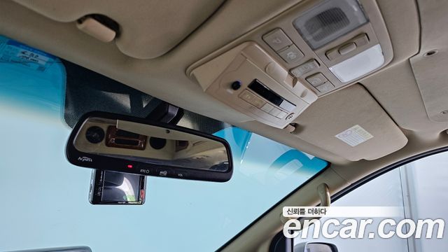 Hyundai Starex 2011 — photo 16