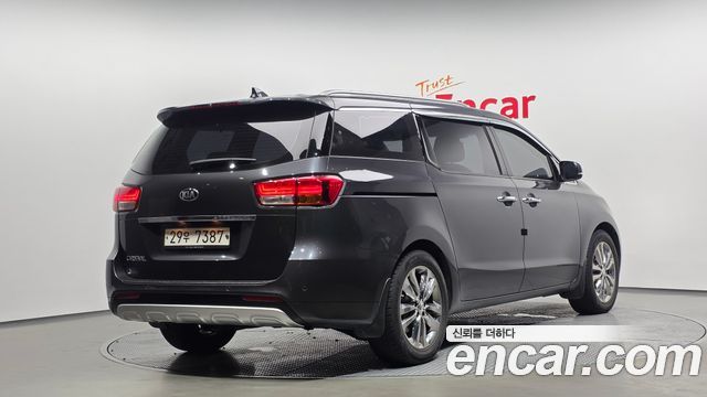 Kia Canival 2018 — photo 2