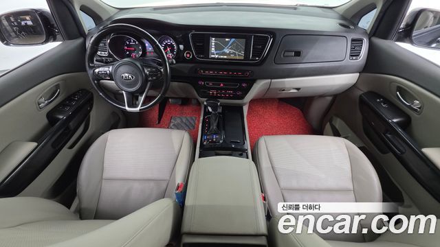 Kia Canival 2018 — photo 10