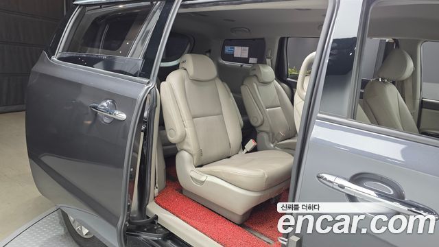 Kia Canival 2018 — photo 18