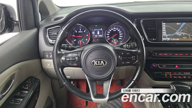 Kia Canival 2018 — photo 19