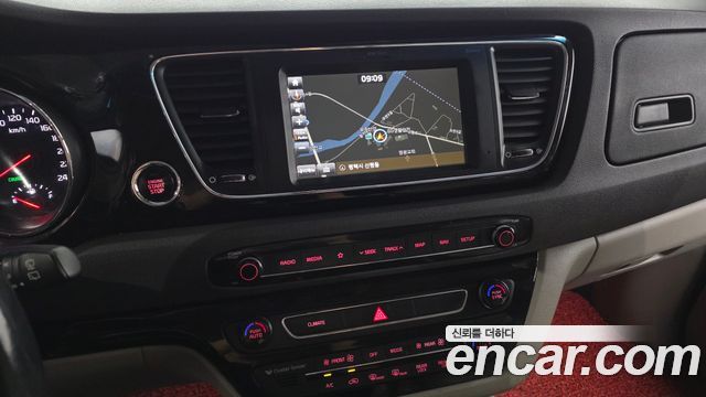 Kia Canival 2018 — photo 20