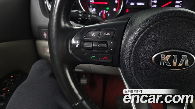 Kia Canival 2018 — photo 23