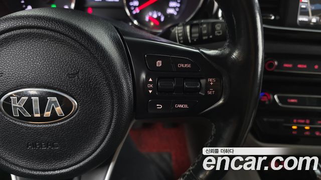 Kia Canival 2018 — photo 24