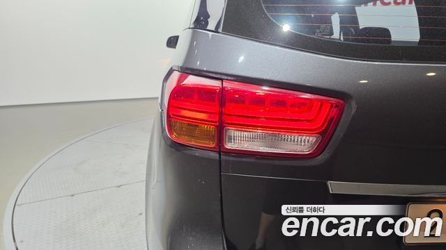 Kia Canival 2018 — photo 9