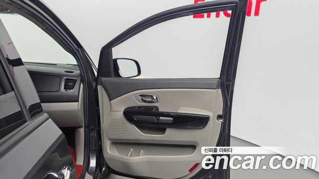 Kia Canival 2018 — photo 15