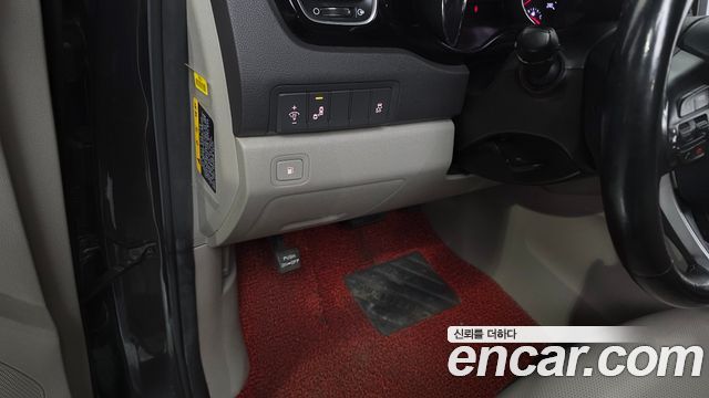 Kia Canival 2018 — photo 29