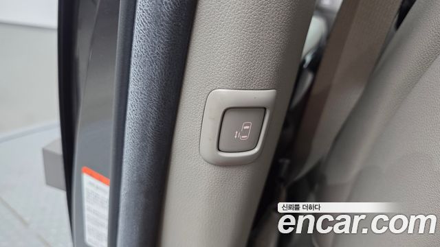 Kia Canival 2018 — photo 32