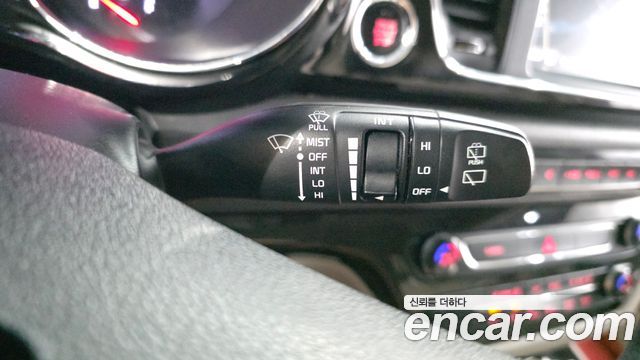 Kia Canival 2018 — photo 36