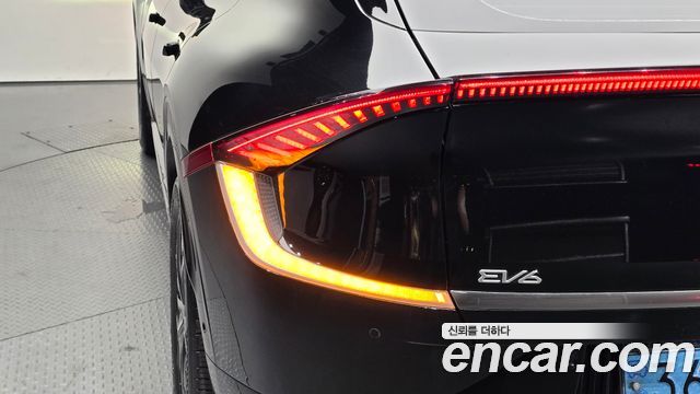 Kia EV6 2023 — photo 9