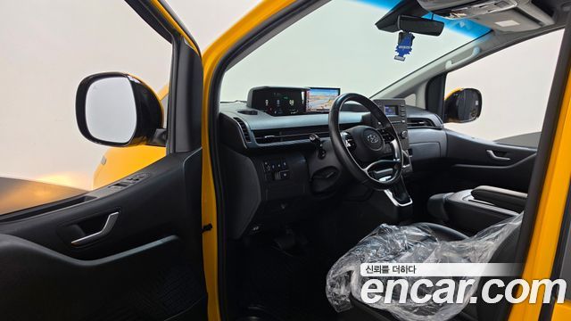 Hyundai Staria 2022 — photo 10