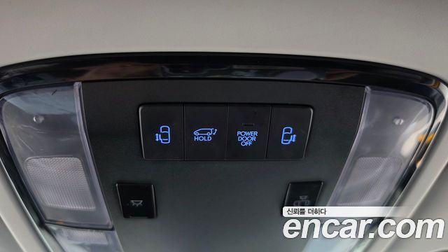 Hyundai Staria 2022 — photo 16