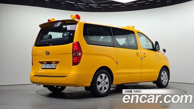 Hyundai Starex 2019 — photo 2