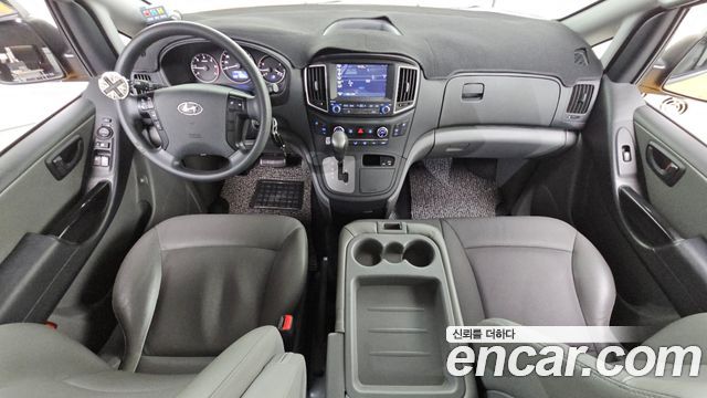 Hyundai Starex 2019 — photo 7
