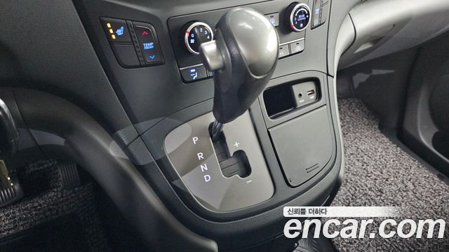 Hyundai Starex 2019 — photo 9