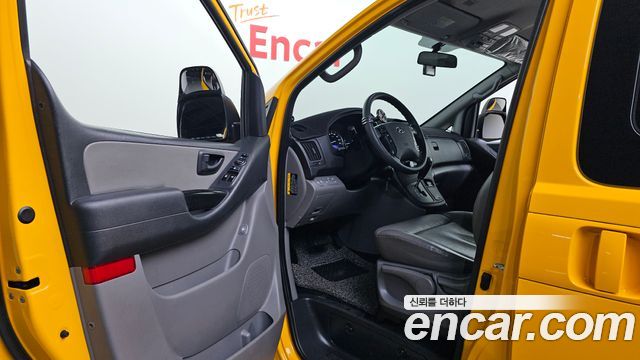 Hyundai Starex 2019 — photo 10
