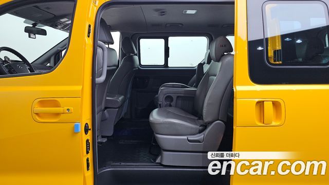Hyundai Starex 2019 — photo 11