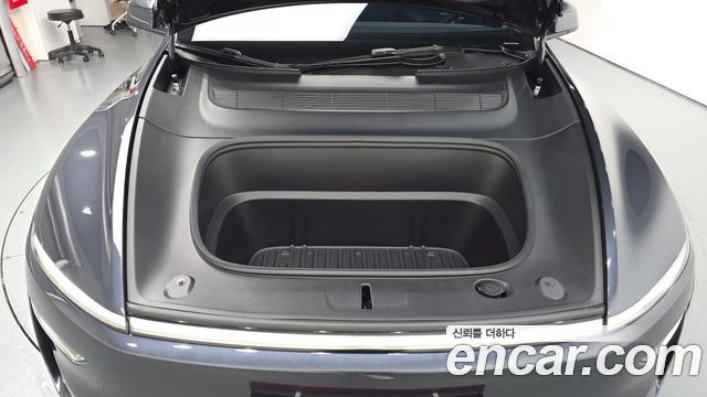 Tesla Model Y 2025 — photo 6