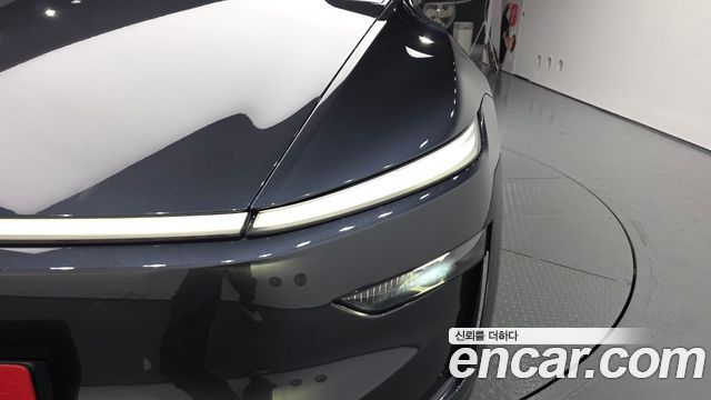 Tesla Model Y 2025 — photo 8
