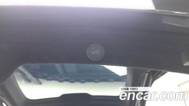 Tesla Model Y 2025 — photo 30