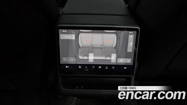 Tesla Model Y 2025 — photo 31