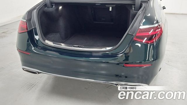 Mercedes-Benz S-Class 2021 — photo 11