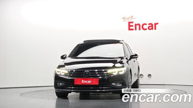 Volkswagen Passat 2022 — photo 3