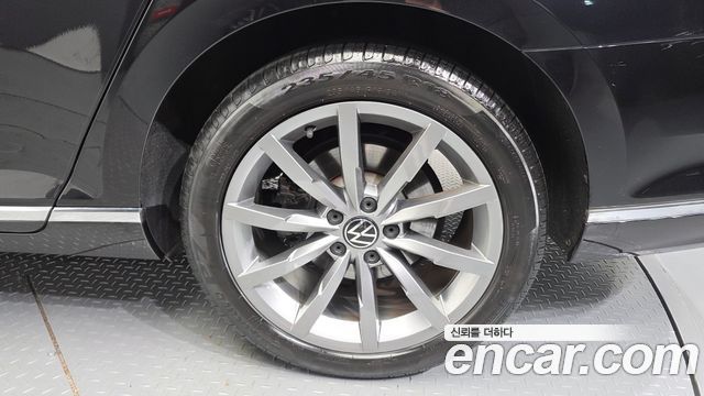 Volkswagen Passat 2022 — photo 7