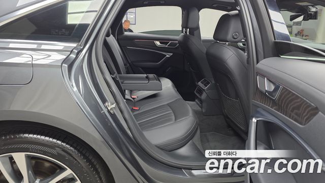 Audi A6 2021 — photo 12