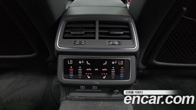 Audi A6 2021 — photo 17
